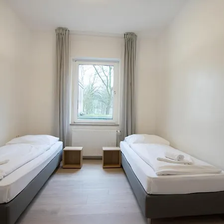 Tolstov - 4 - 30 Min Messe Dus Apartman Duisburg